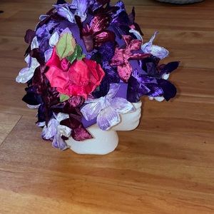 COPY - Vintage cloche hat with flowers, purple felt.